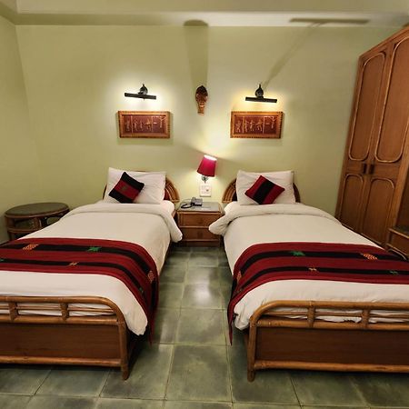 ורנאסי Palace On Ganges - Heritage Hotel מראה חיצוני תמונה
