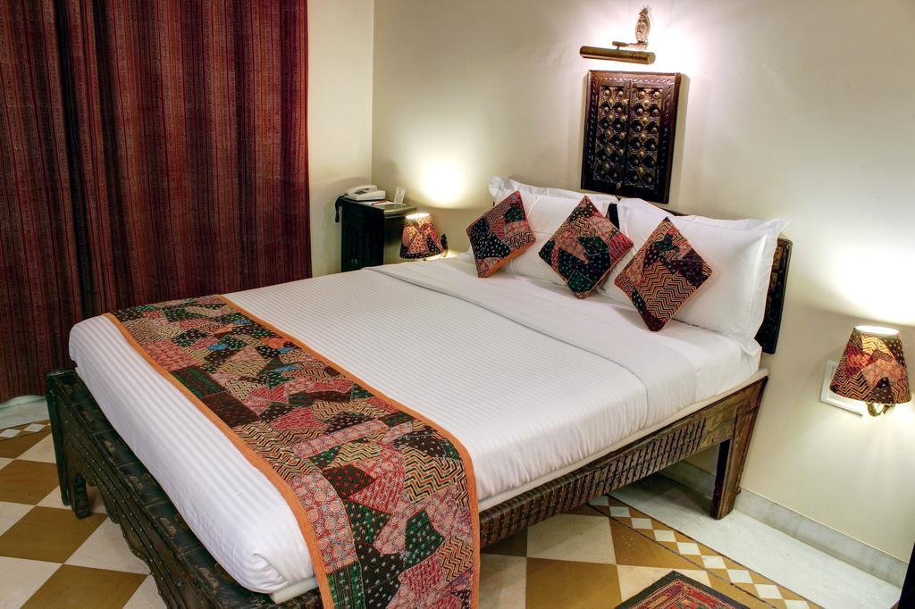 ורנאסי Palace On Ganges - Heritage Hotel מראה חיצוני תמונה