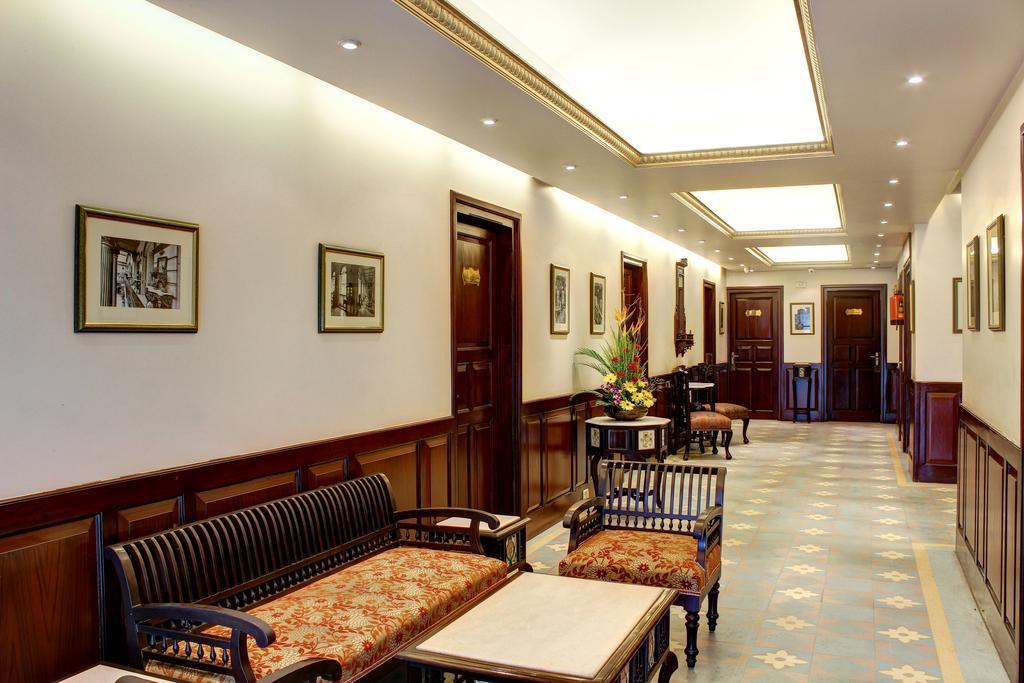 ורנאסי Palace On Ganges - Heritage Hotel מראה חיצוני תמונה