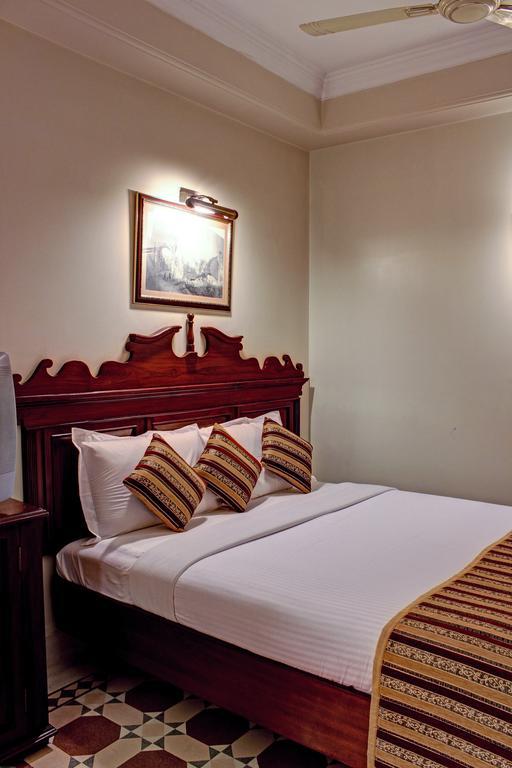 ורנאסי Palace On Ganges - Heritage Hotel מראה חיצוני תמונה