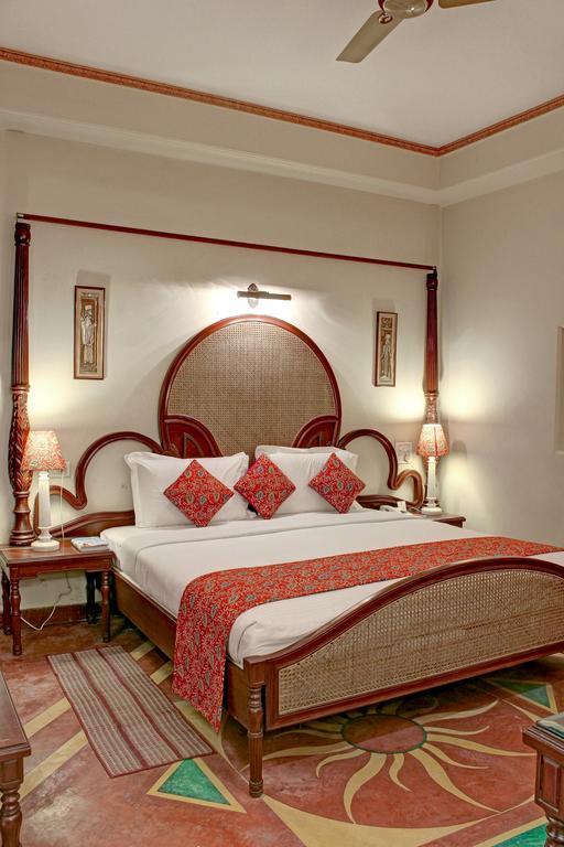 ורנאסי Palace On Ganges - Heritage Hotel מראה חיצוני תמונה