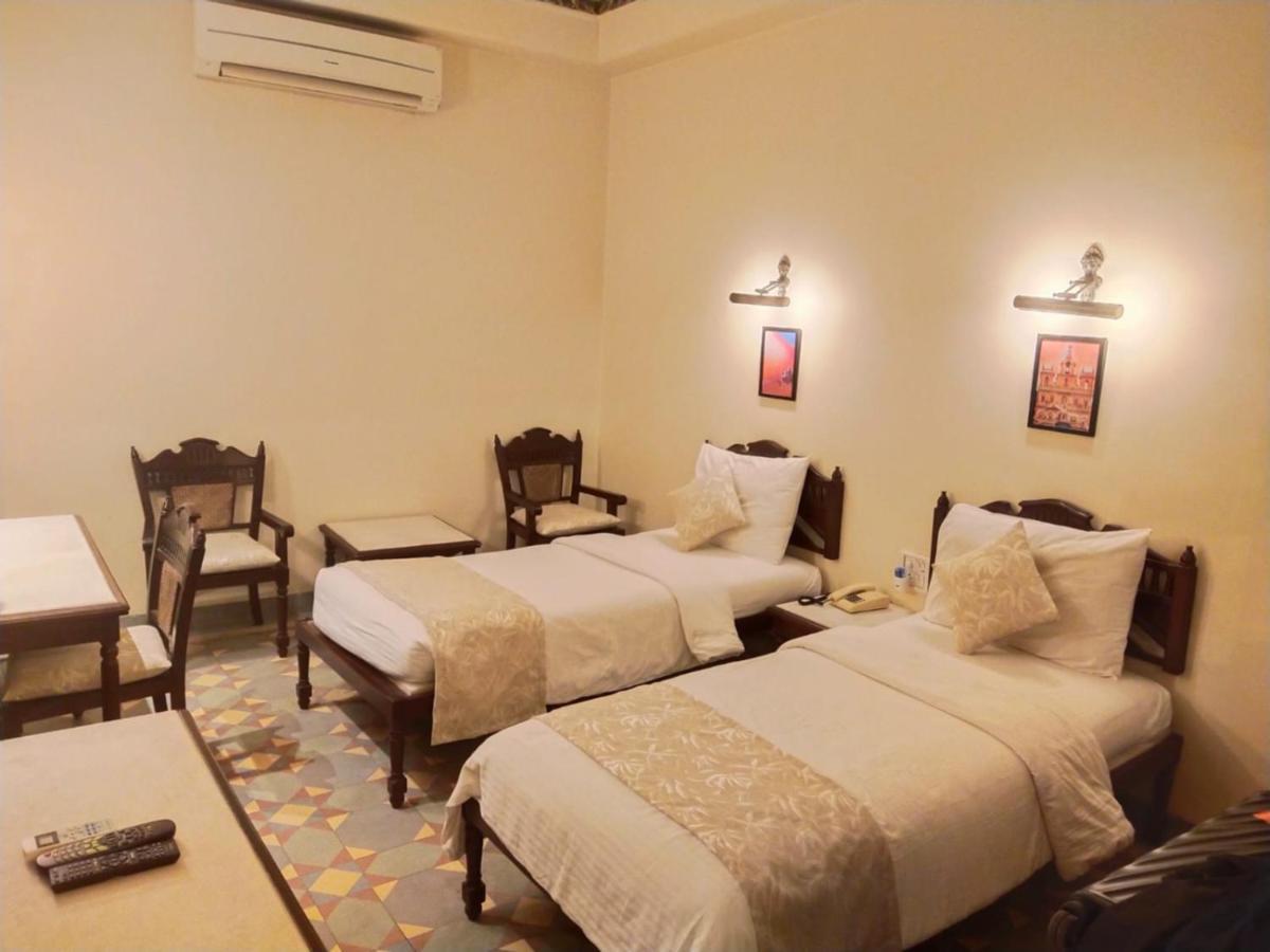 ורנאסי Palace On Ganges - Heritage Hotel מראה חיצוני תמונה