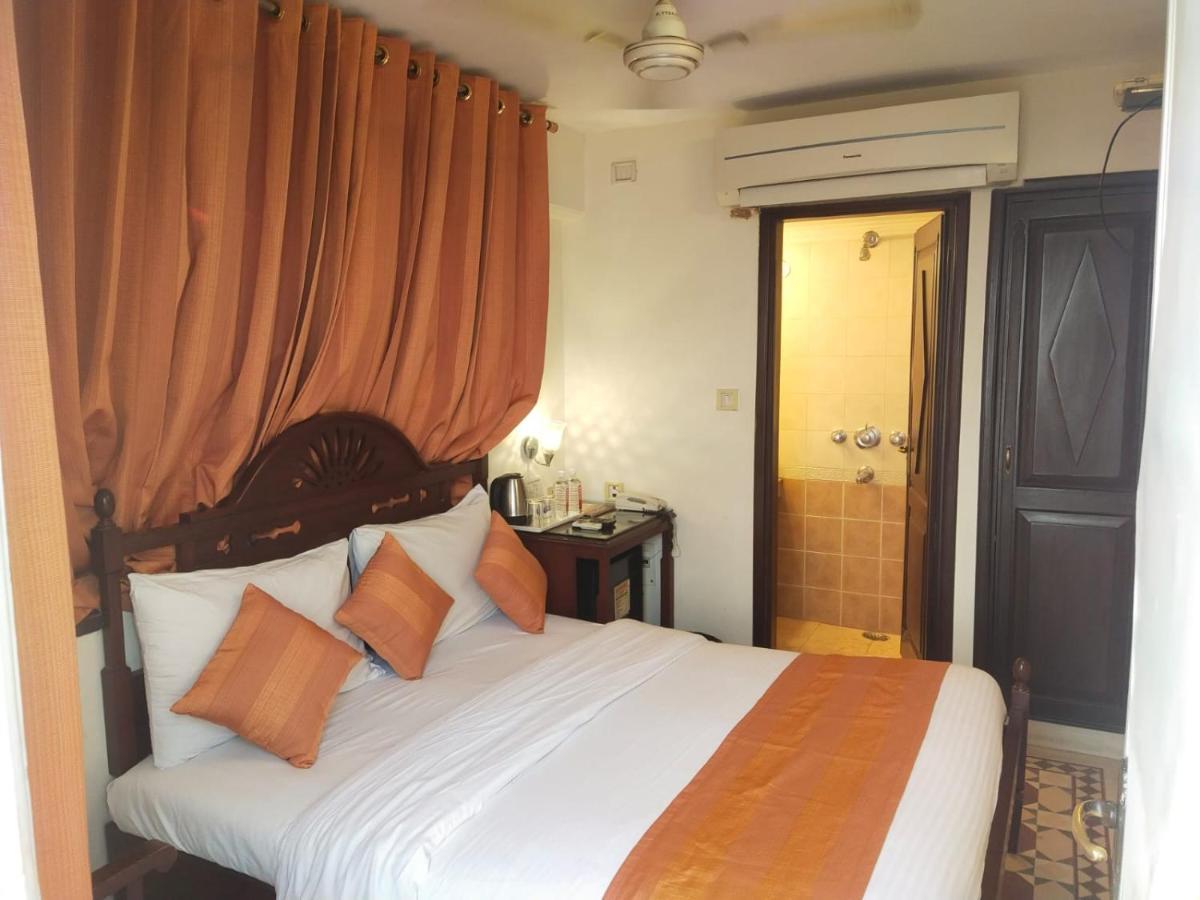 ורנאסי Palace On Ganges - Heritage Hotel מראה חיצוני תמונה
