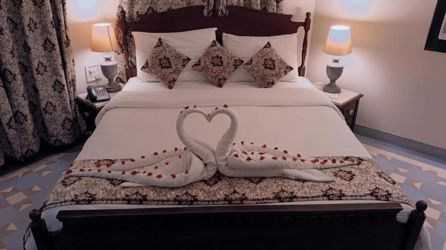 ורנאסי Palace On Ganges - Heritage Hotel מראה חיצוני תמונה