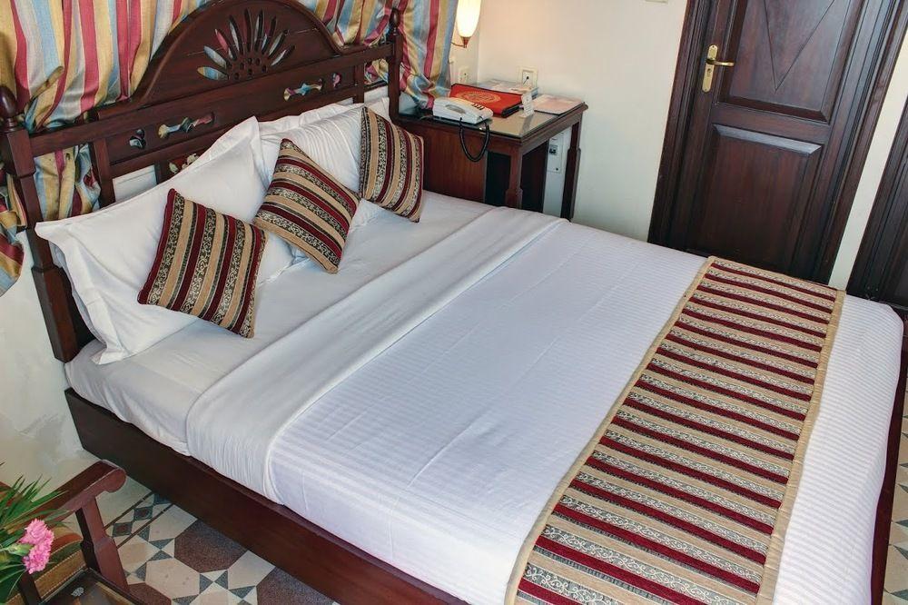ורנאסי Palace On Ganges - Heritage Hotel מראה חיצוני תמונה