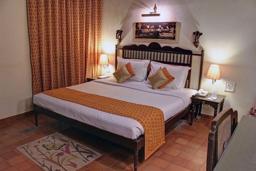 ורנאסי Palace On Ganges - Heritage Hotel מראה חיצוני תמונה