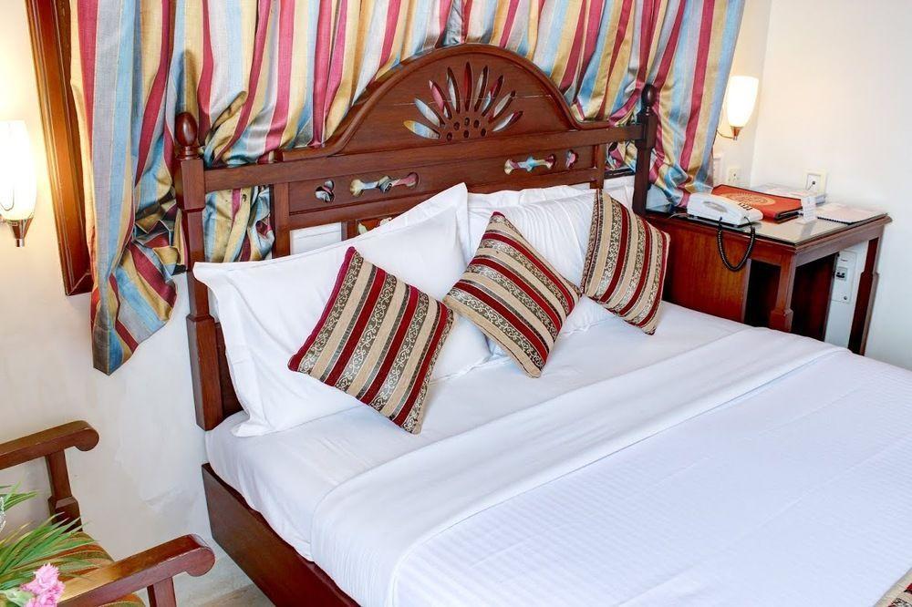 ורנאסי Palace On Ganges - Heritage Hotel מראה חיצוני תמונה