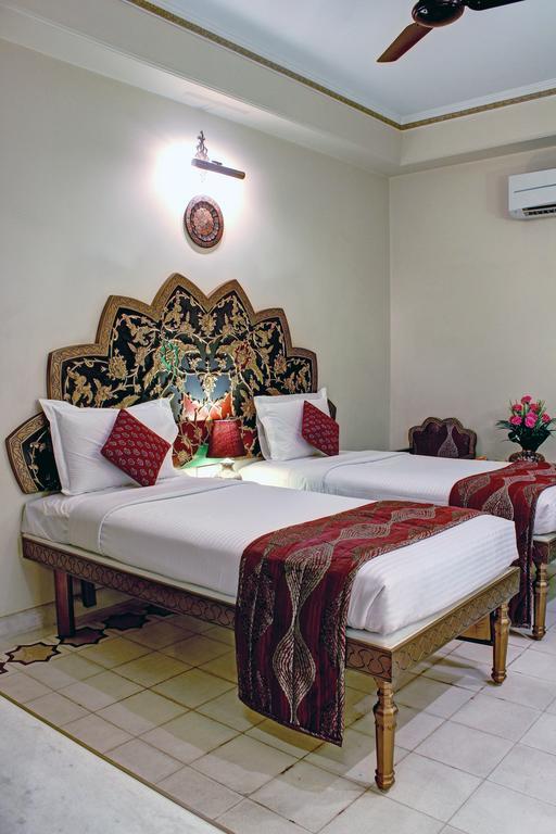 ורנאסי Palace On Ganges - Heritage Hotel מראה חיצוני תמונה
