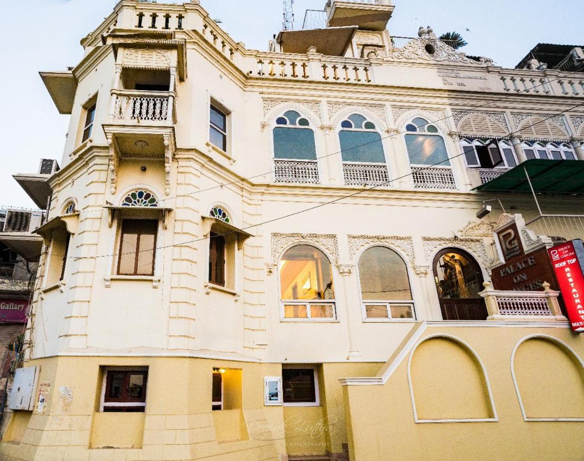 ורנאסי Palace On Ganges - Heritage Hotel מראה חיצוני תמונה
